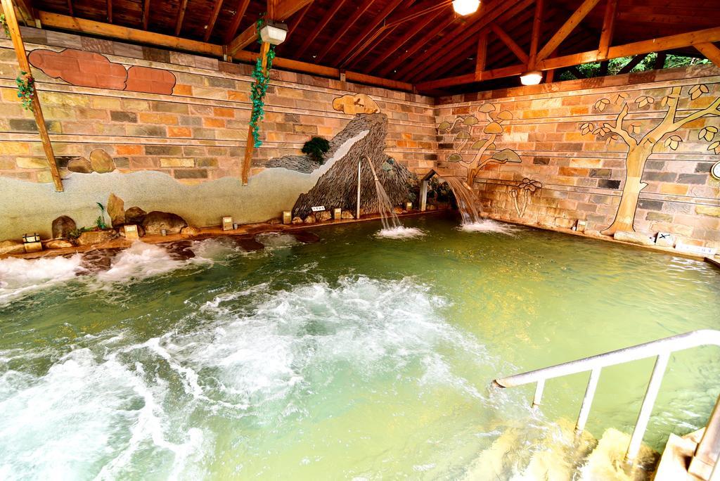 Jenq Yang Hotspring Hotel Ren’ai Zewnętrze zdjęcie