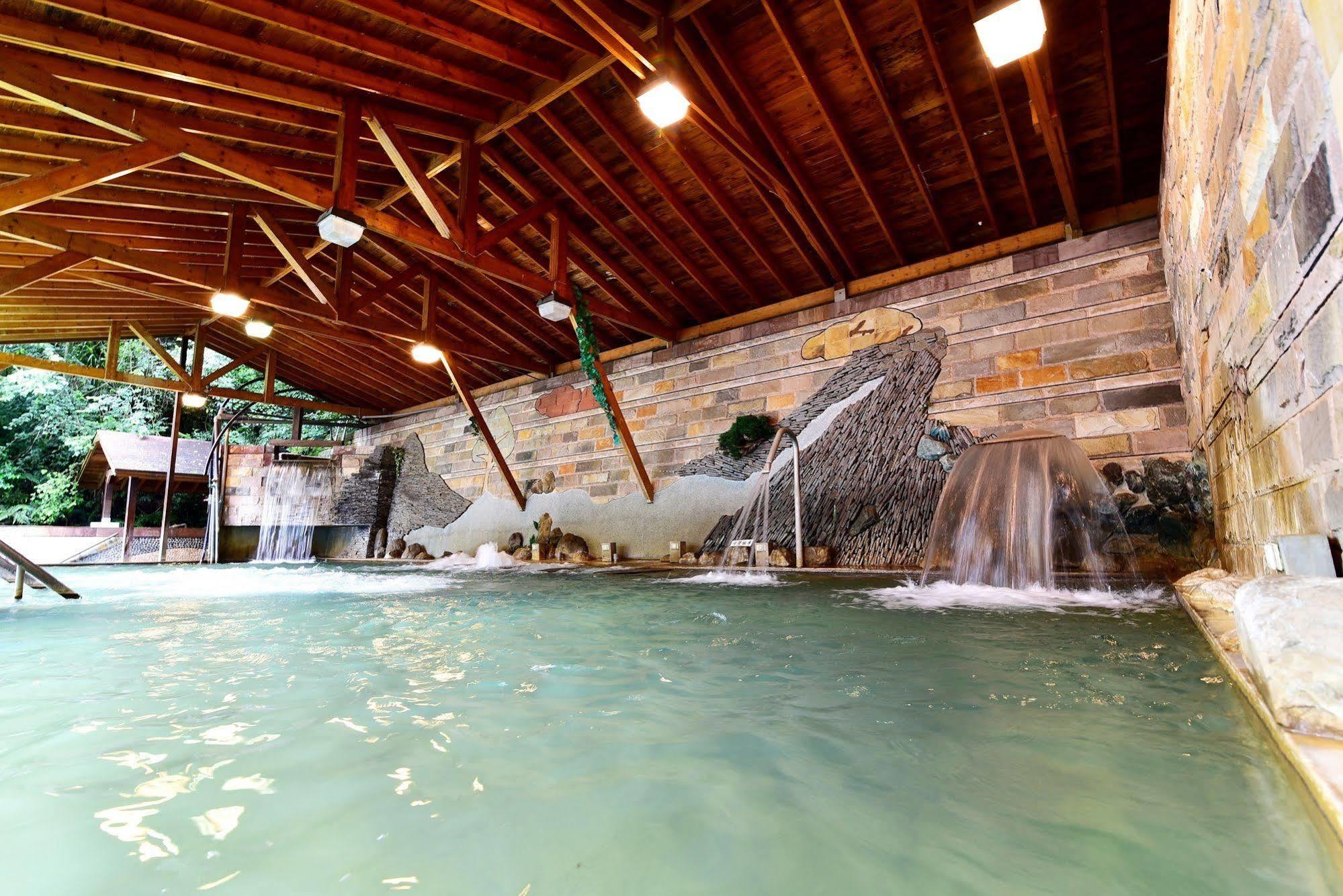Jenq Yang Hotspring Hotel Ren’ai Zewnętrze zdjęcie